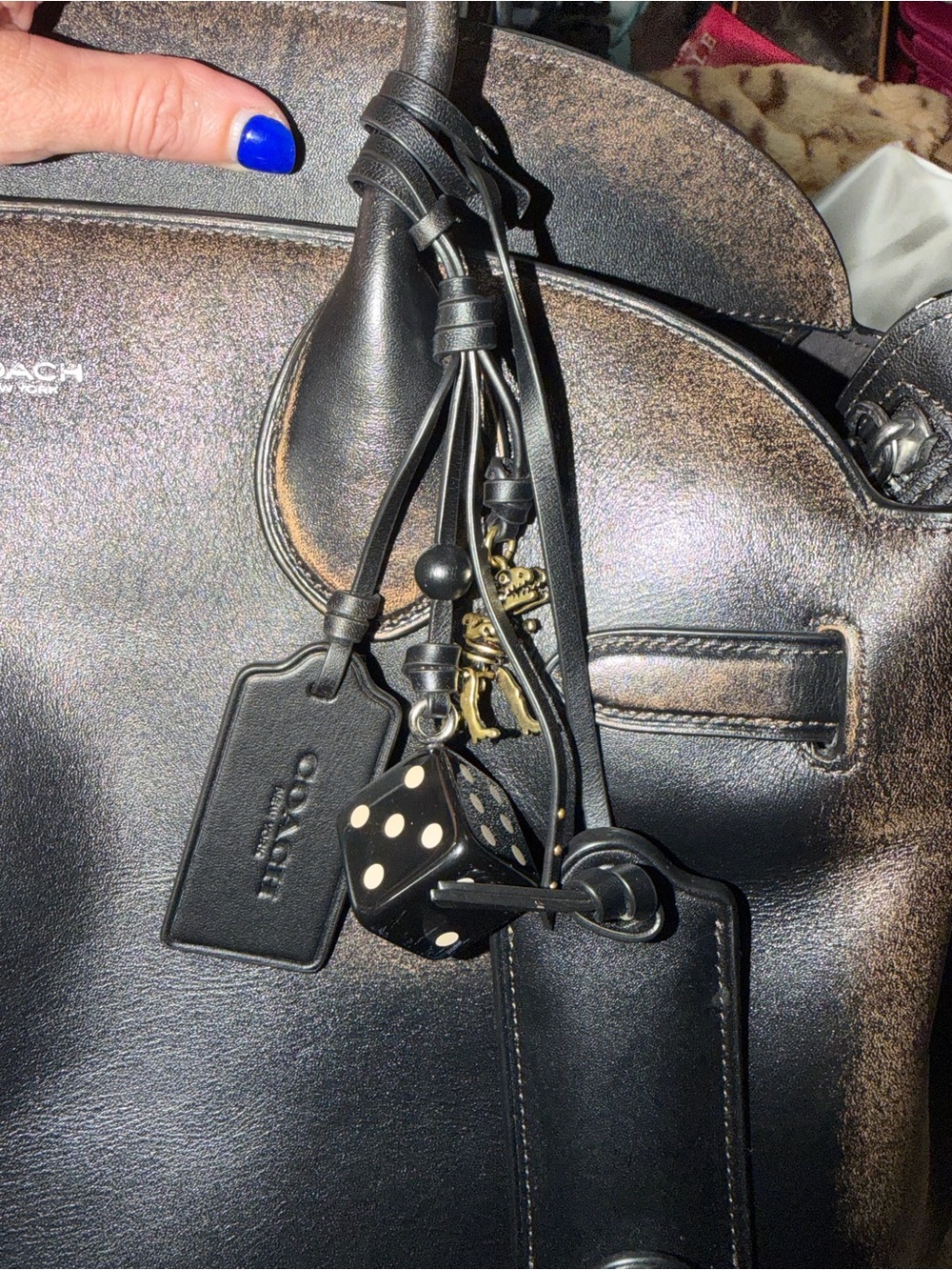✨ Coach Empire Carryall 40 in Loved Leather ✨ - Picture 4 of 10